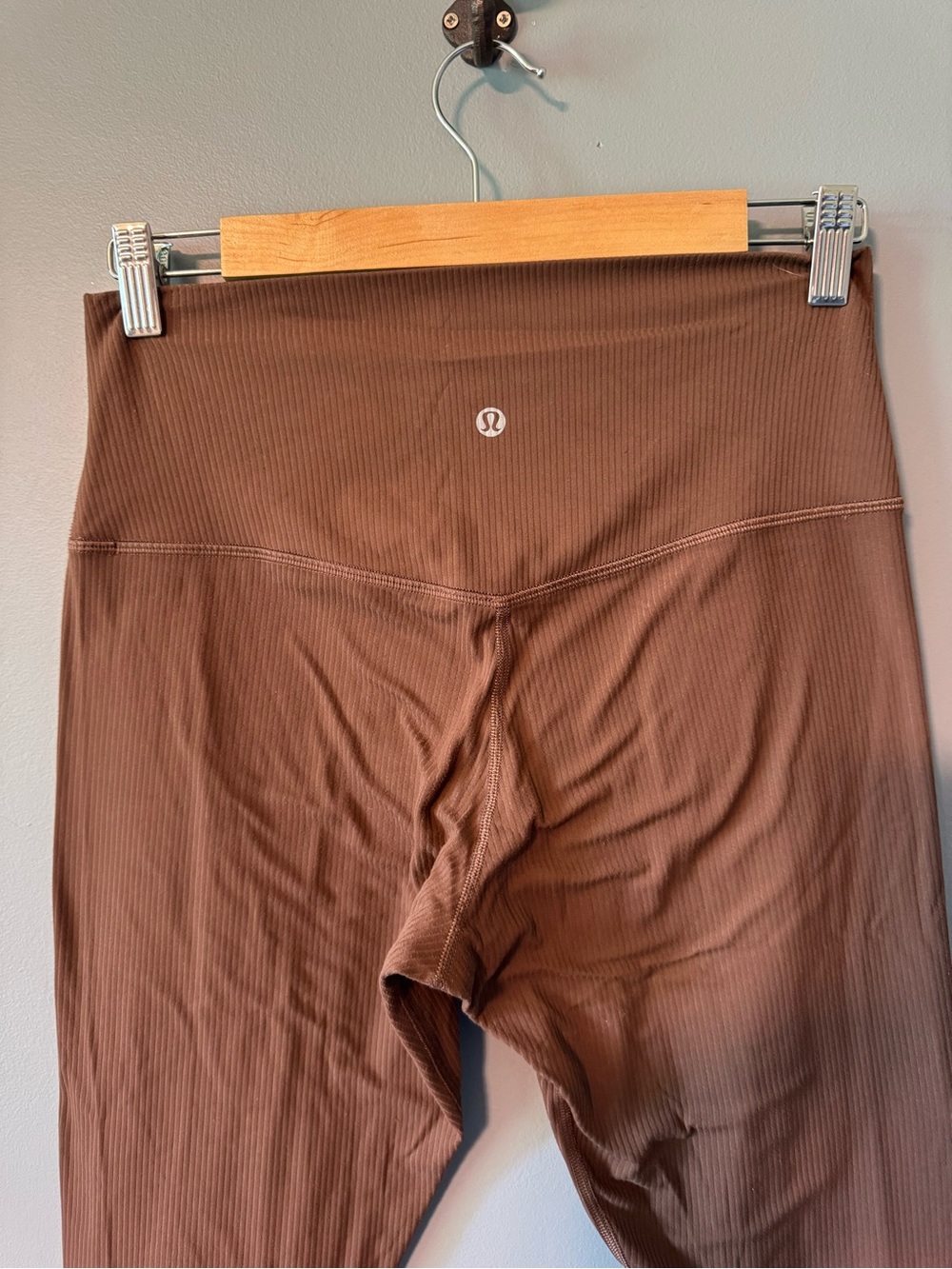 Lululemon Align Ribbed High-Rise Pant 25"
Java - Picture 3 of 9